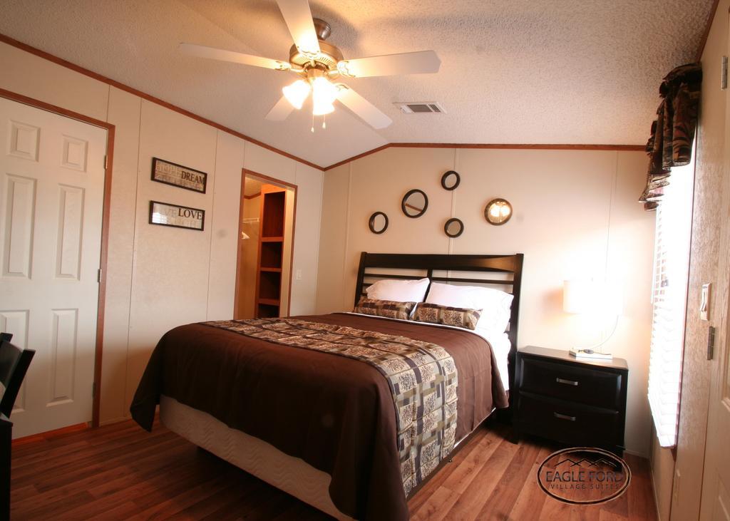 Eagle Ford Village Suites Dilley Chambre photo